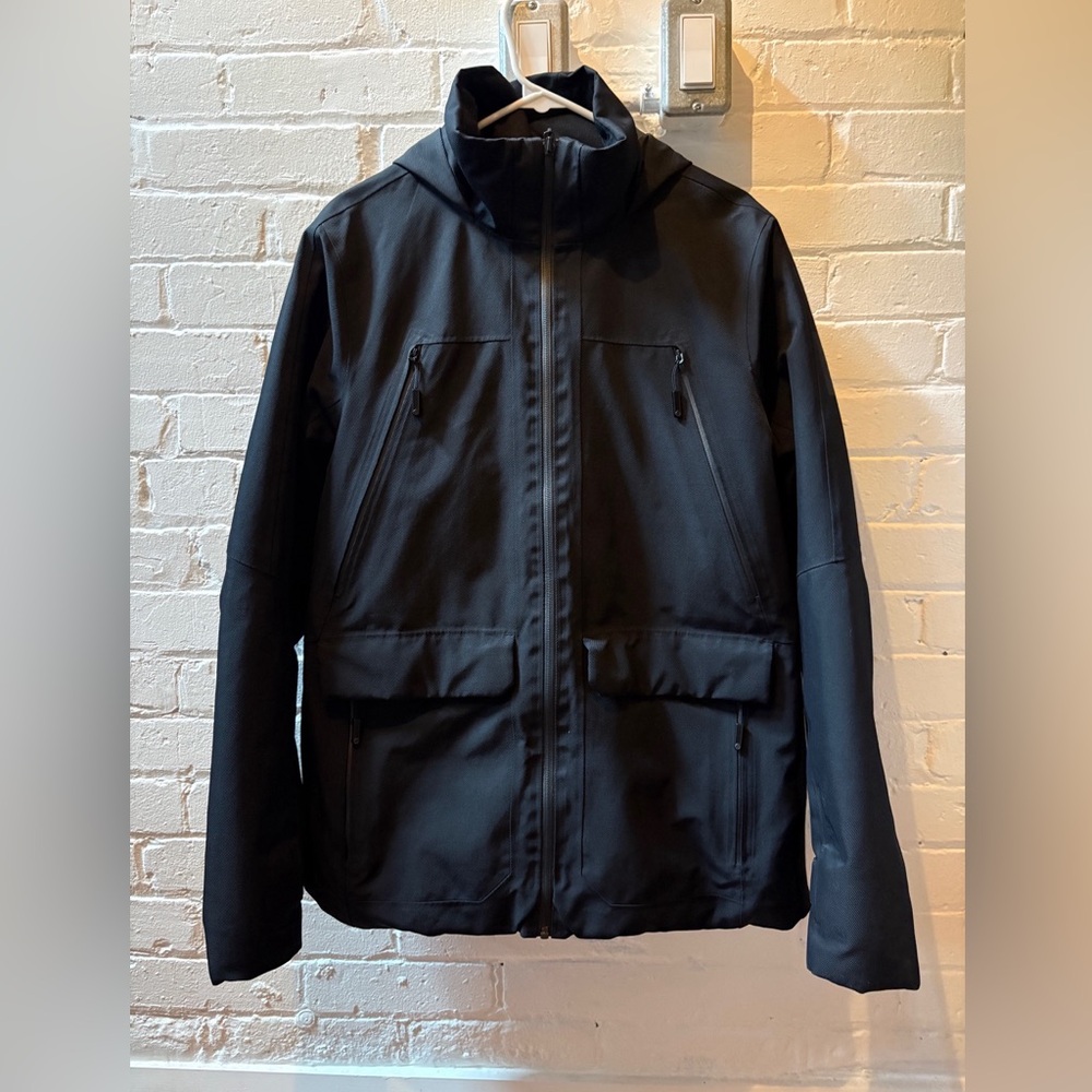 The North Face Men's Black GoreTex Hooded Waterproof Shell